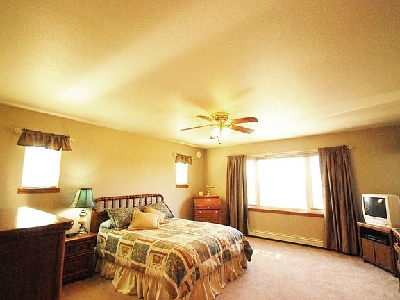 5th image of 610 Weller Ct