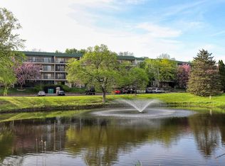 10401 Cedar Lake Rd Unit 405, Minnetonka, MN 55305
