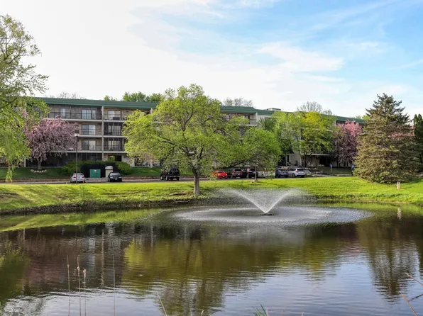 10401 Cedar Lake Rd Unit 405, Minnetonka, MN 55305