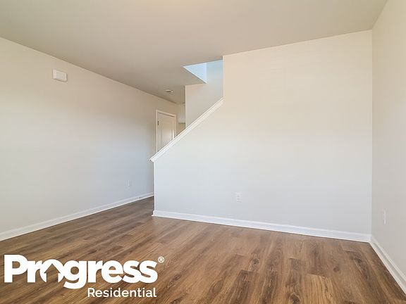 4th image of 1112 Langston Dr