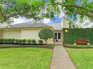 10738 Braes Forest Dr, Houston, TX 77071
