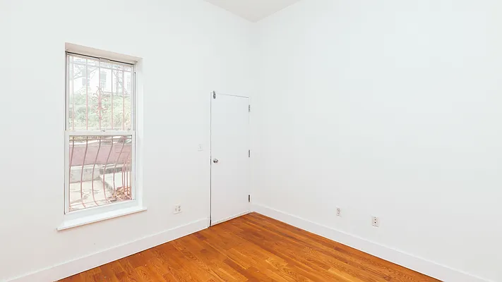 Rented by Nooklyn NYC LLC | media 11