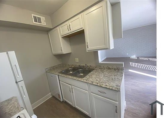 2nd image of 4630 S Darlington Ave