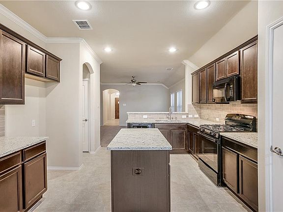 3rd image of 8436 Gentian Dr