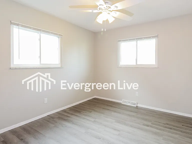 2047 Keen Ave — Photo 9