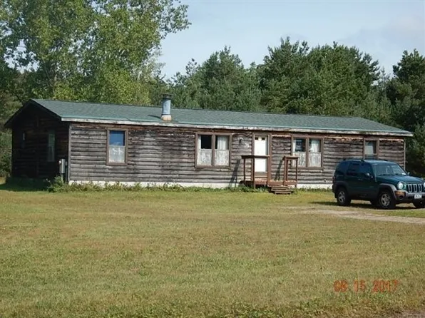 36 Bingham Rd, Oswego, NY 13126