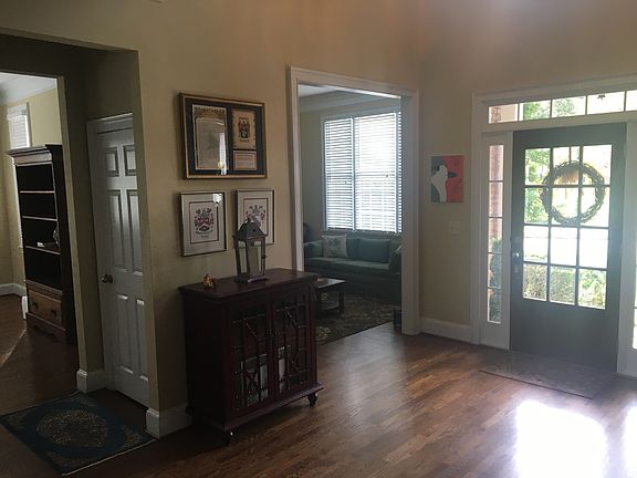 4th image of 1008 Meadow Brook Dr