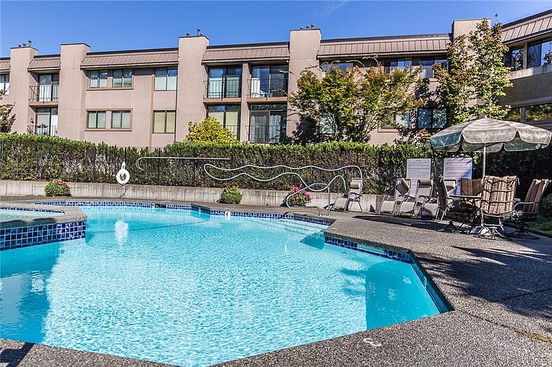 2nd image of 11300 1st Ave NE APT 123