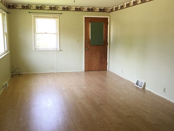 5th image of 1002 Ernst Street