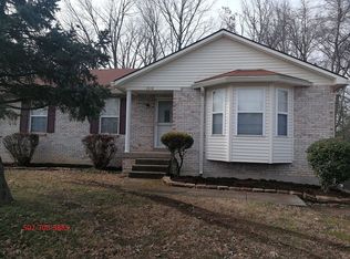 7618 Norwich Blvd, Louisville, KY 40258