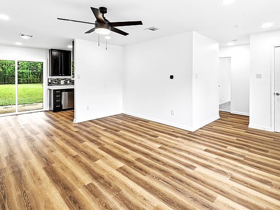 4th image of 707 Great Britain Blvd