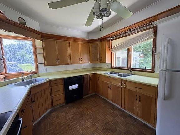 2nd image of 903 Gage Street