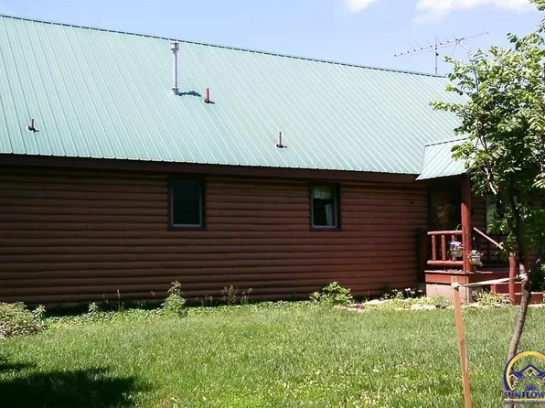 13 Charlotte St, Olpe, KS 66865