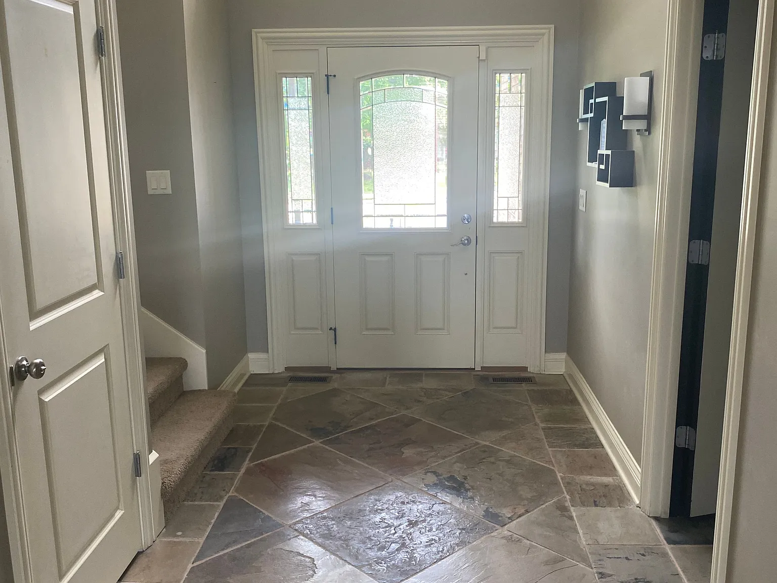 4 bed, 4330 sqft, $3,000 — Photo 2