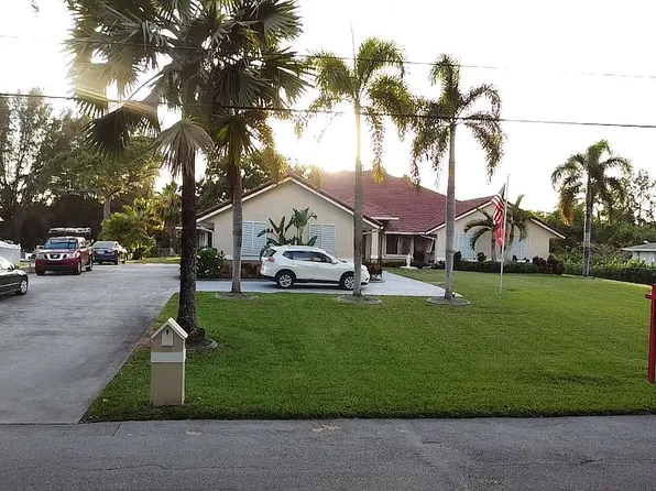 5011 SW 111th Ter, Davie, FL 33328