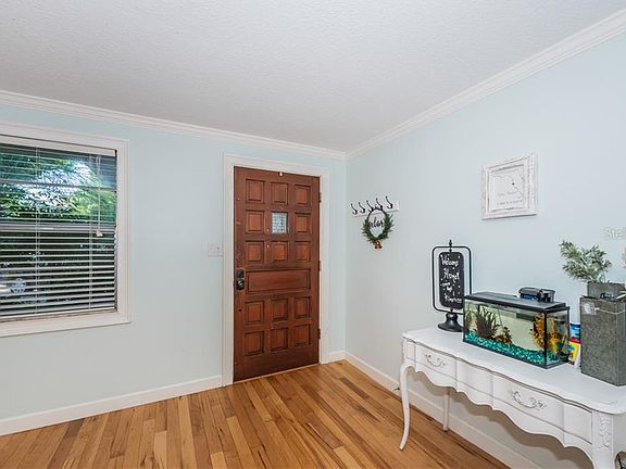 5th image of 105 Joyce St