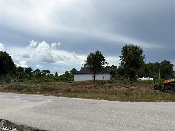 3104 Wanda Ave S, Lehigh Acres, FL 33976