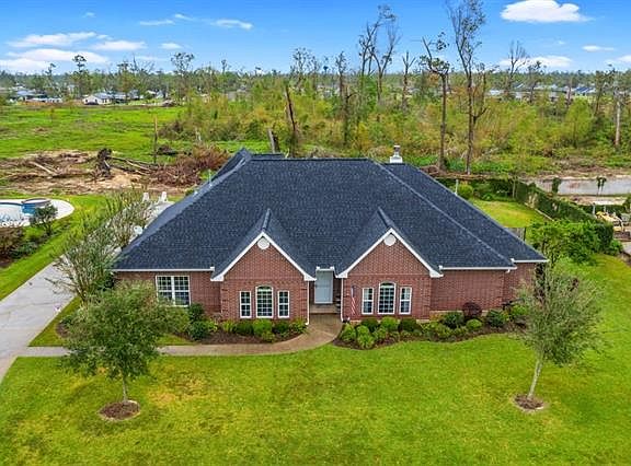 2nd image of 412 White Oak Dr