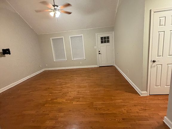 5th image of 61683 Spruce Dr