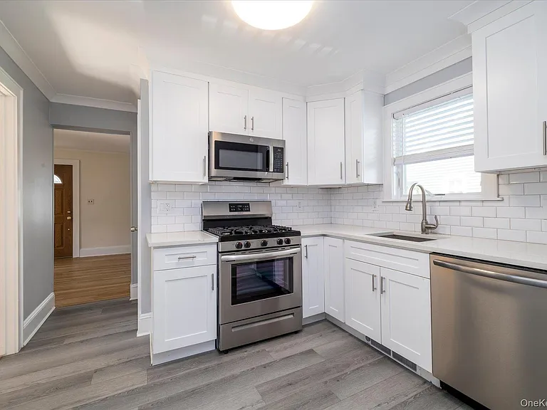 121 Raymond St #1 — Photo 9