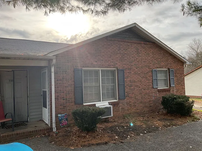 325 Robinson Rd — Photo 13