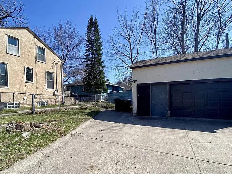 2239 Branch Ave — Photo 4