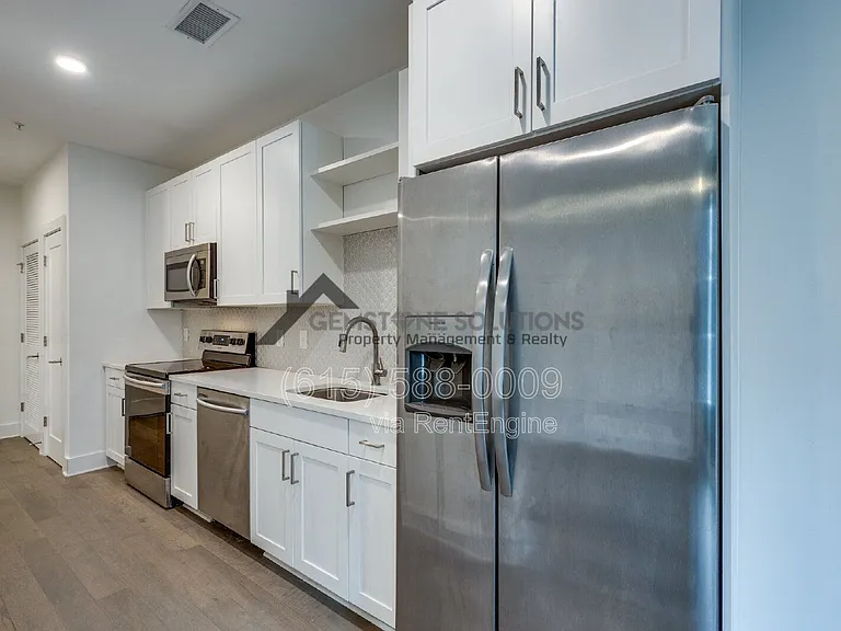 1041 E Trinity Ln #218 — Photo 10
