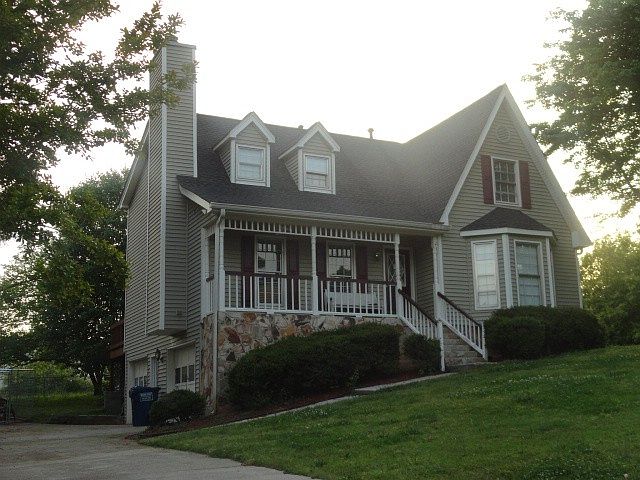 2nd image of 3755 Willowmeade Dr
