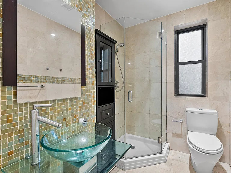 300 W 72nd St #1A — Photo 6