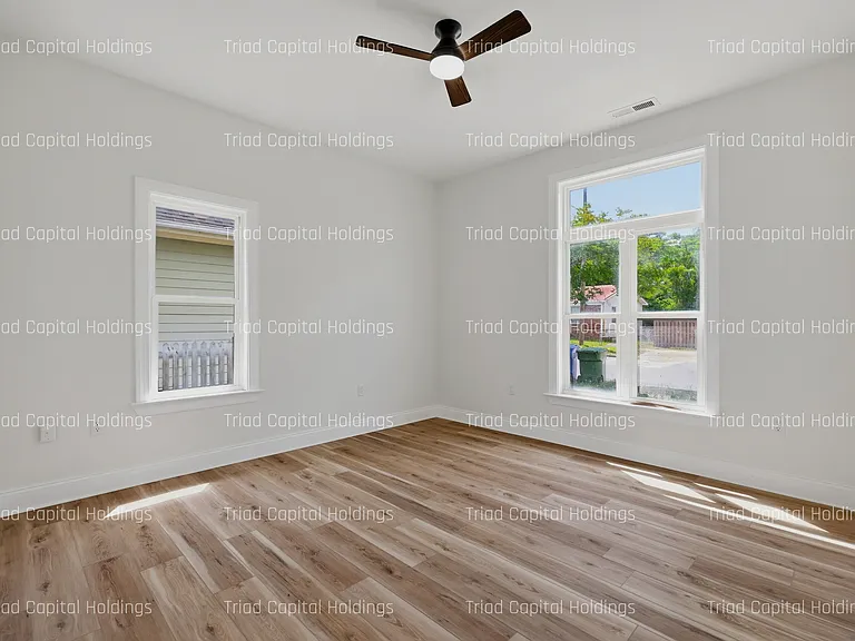 905 Meares St — Photo 22