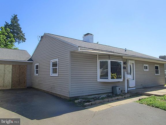 2nd image of 254 N Oxford Valley Rd