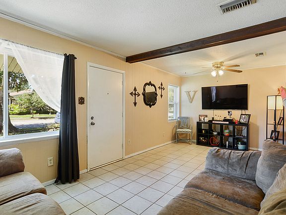 2nd image of 665 Newport Cir