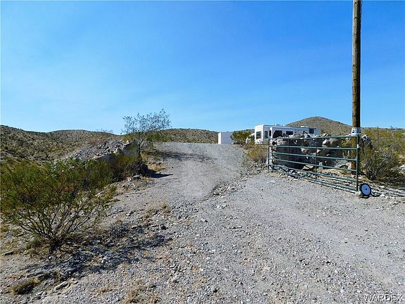 2nd image of 1995 W Sugarloaf Dr