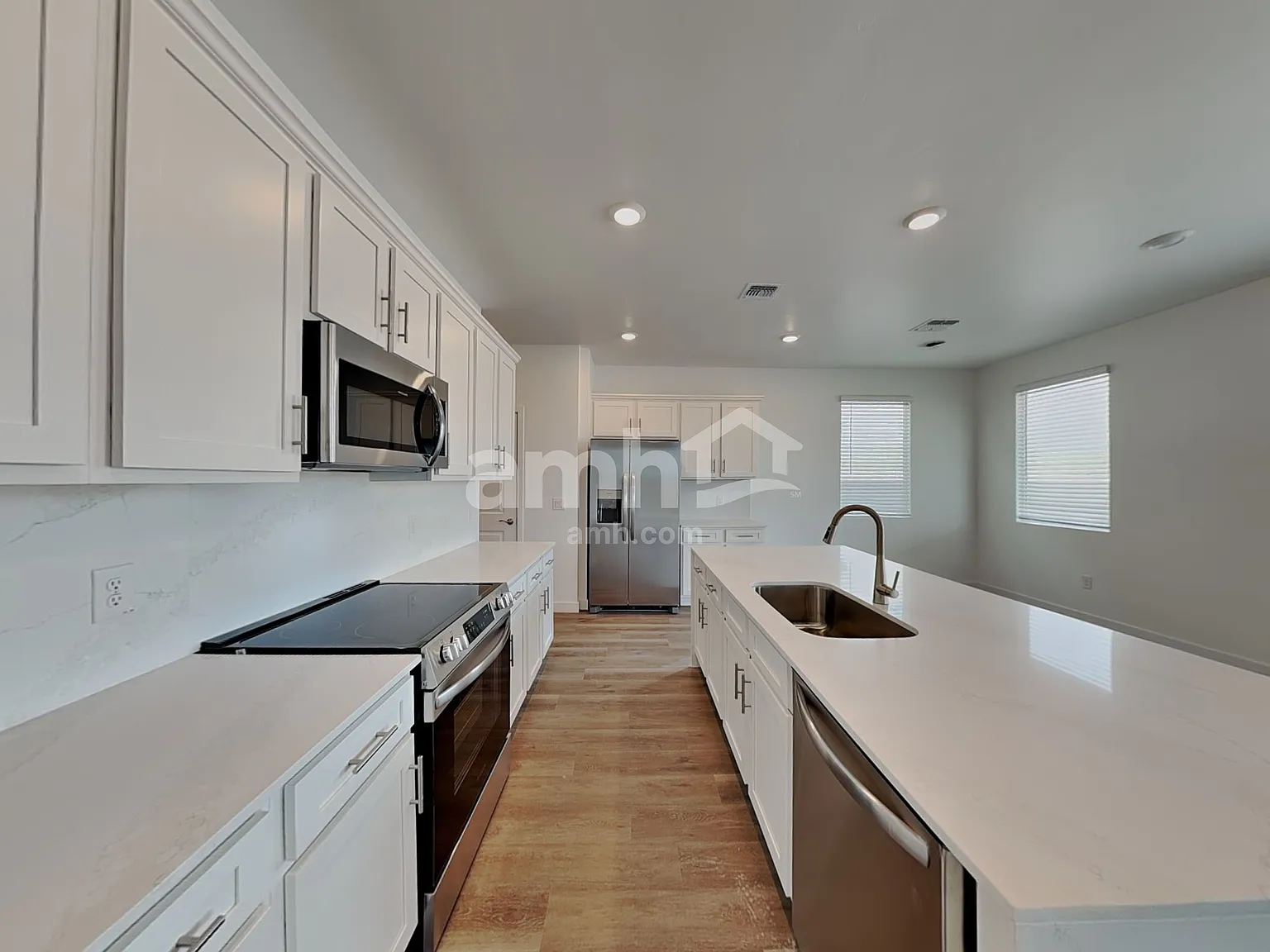 4 bed, 2.5 bath, 2169 sqft, $2,330 — Photo 3