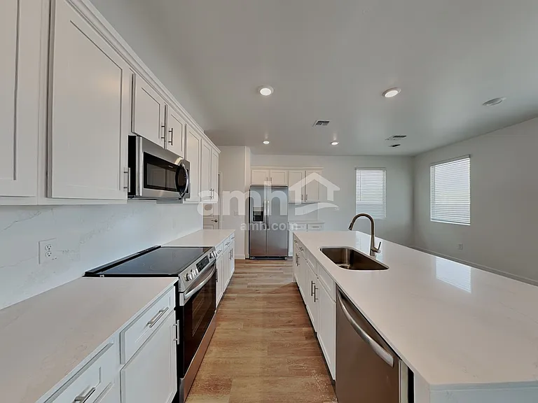 9652 N Avenida Lucena — Photo 3