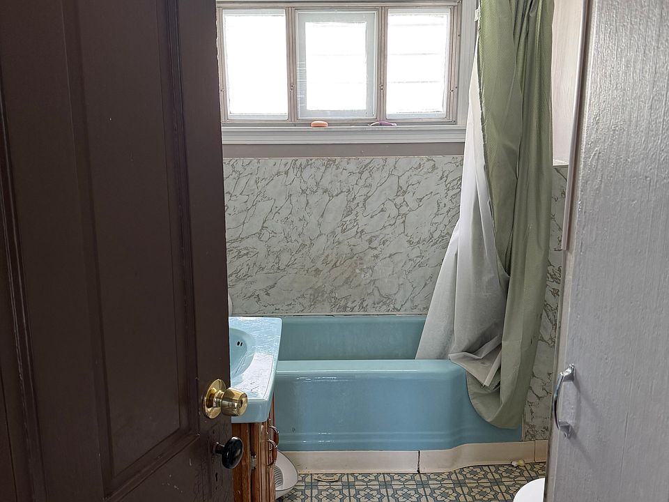 2nd image of 603 Court St