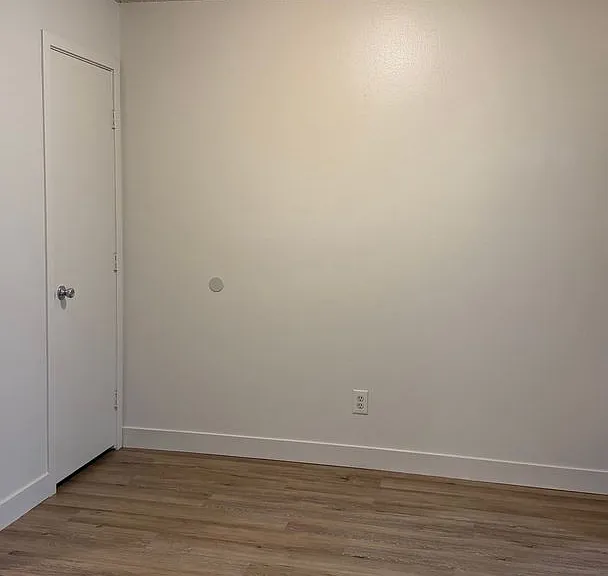 1213 Norwegian Ave — Photo 3