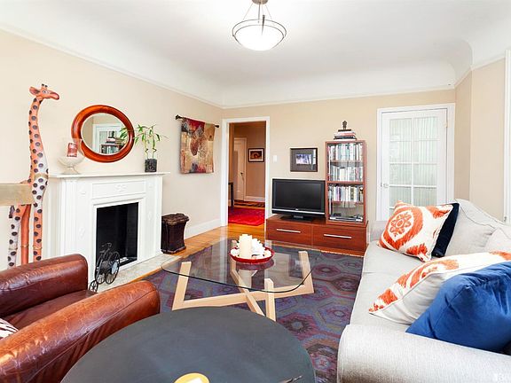 2nd image of 1905 Laguna St APT 202