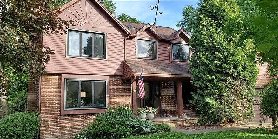 1st image of 398 Rivermoor Dr