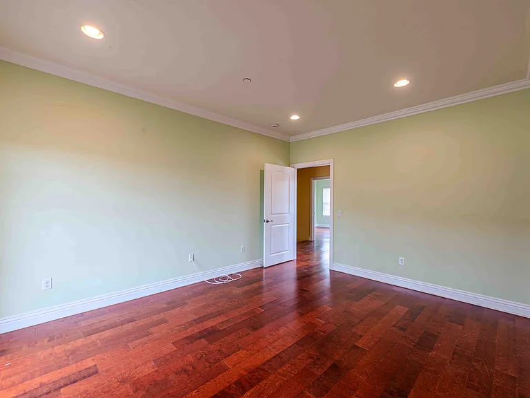 2460 Newport Blvd #G — Photo 9