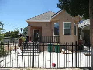 1st image of 125-117 S Sierra Nevada St