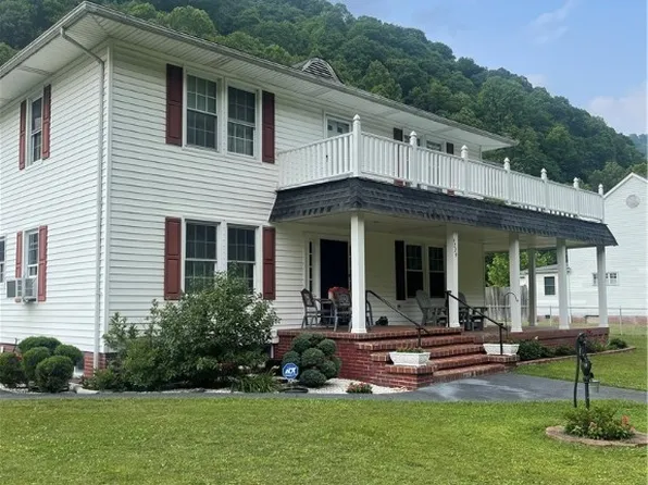 4229 Buffalo Creek Rd, Amherstdale, WV 25607