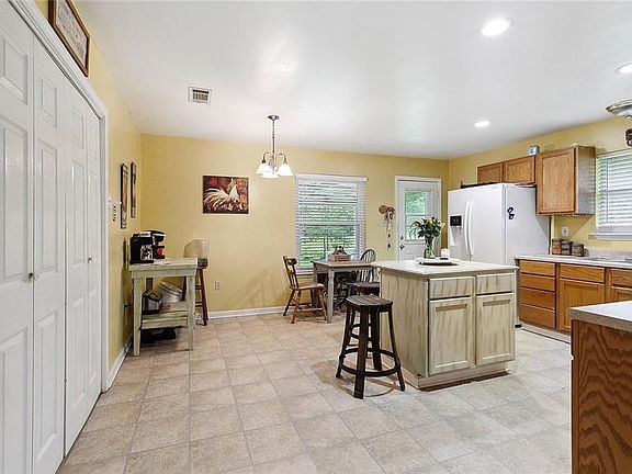 4th image of 67550 W Walker Rd