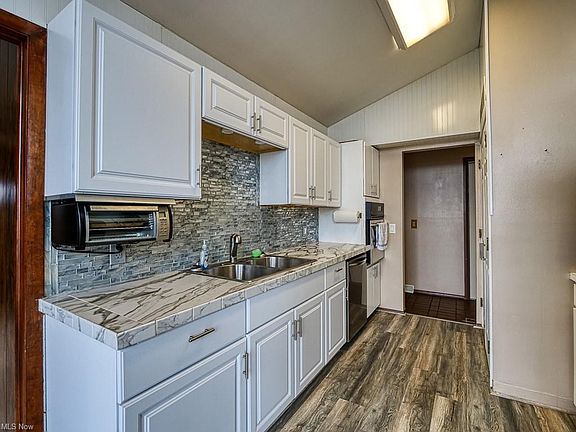 5th image of 492 Abbyshire Dr