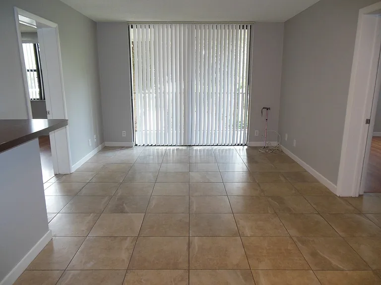 744 Executive Center Dr #23-9-23 — Photo 21