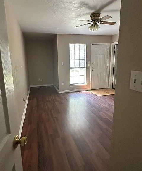 1018 N Brents Ave — Photo 8