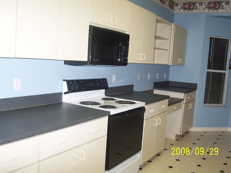 1st image of 4527 NW 37th Ter