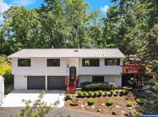 1035 Woodland Dr NE, Silverton, OR 97381