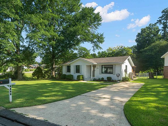 2nd image of 1036 Sherbrooke Dr