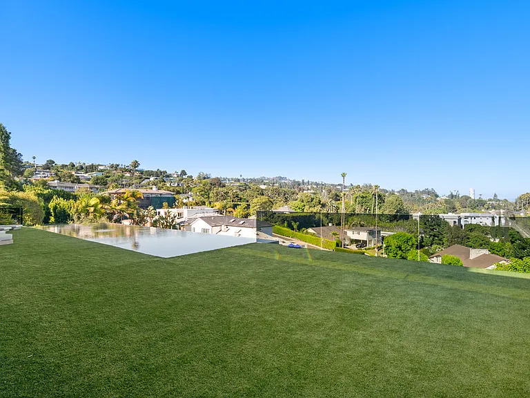 1140 Summit Dr — Photo 33